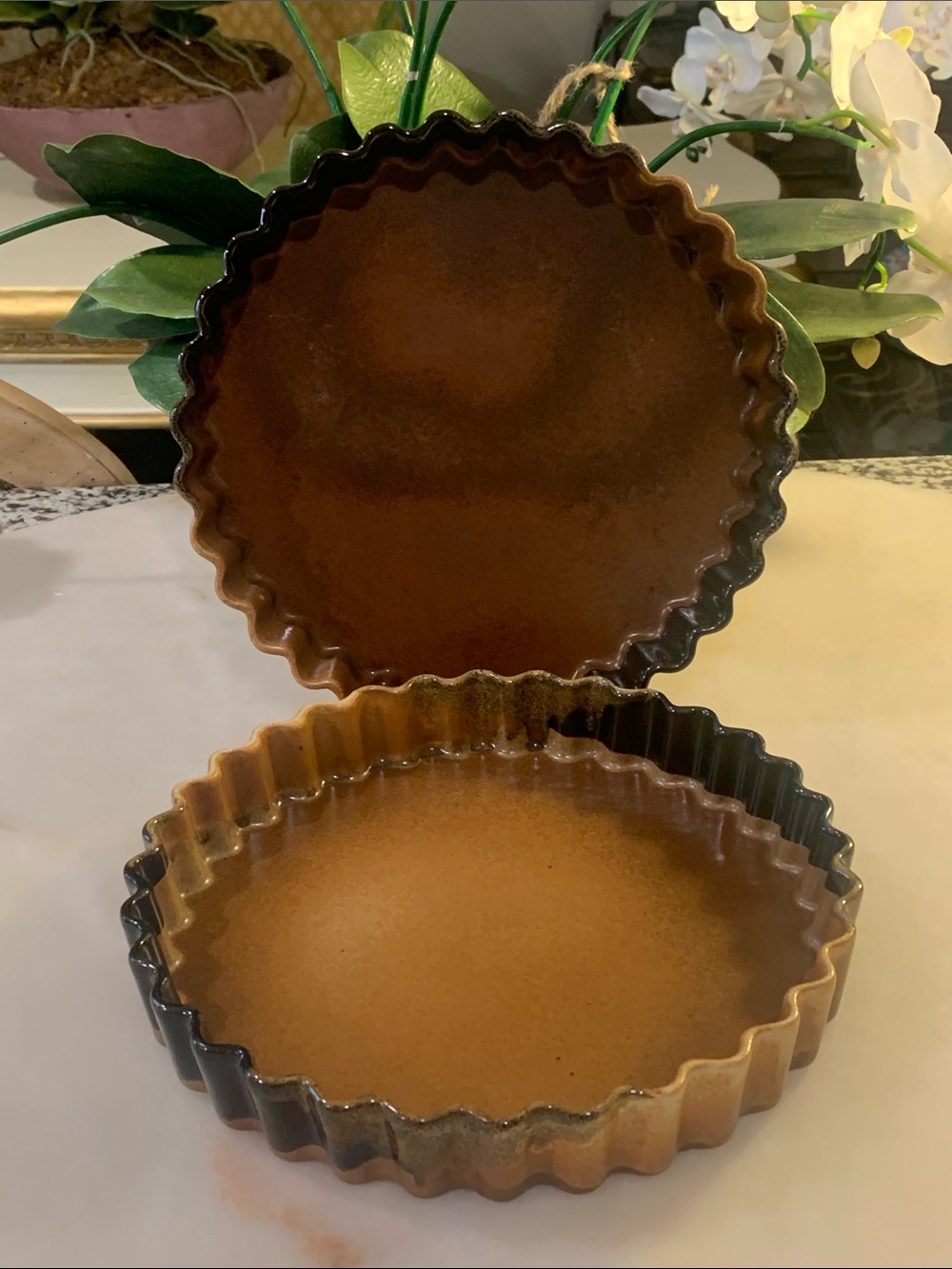 2 Pottery Craft 572 stoneware bakeware 9.5”